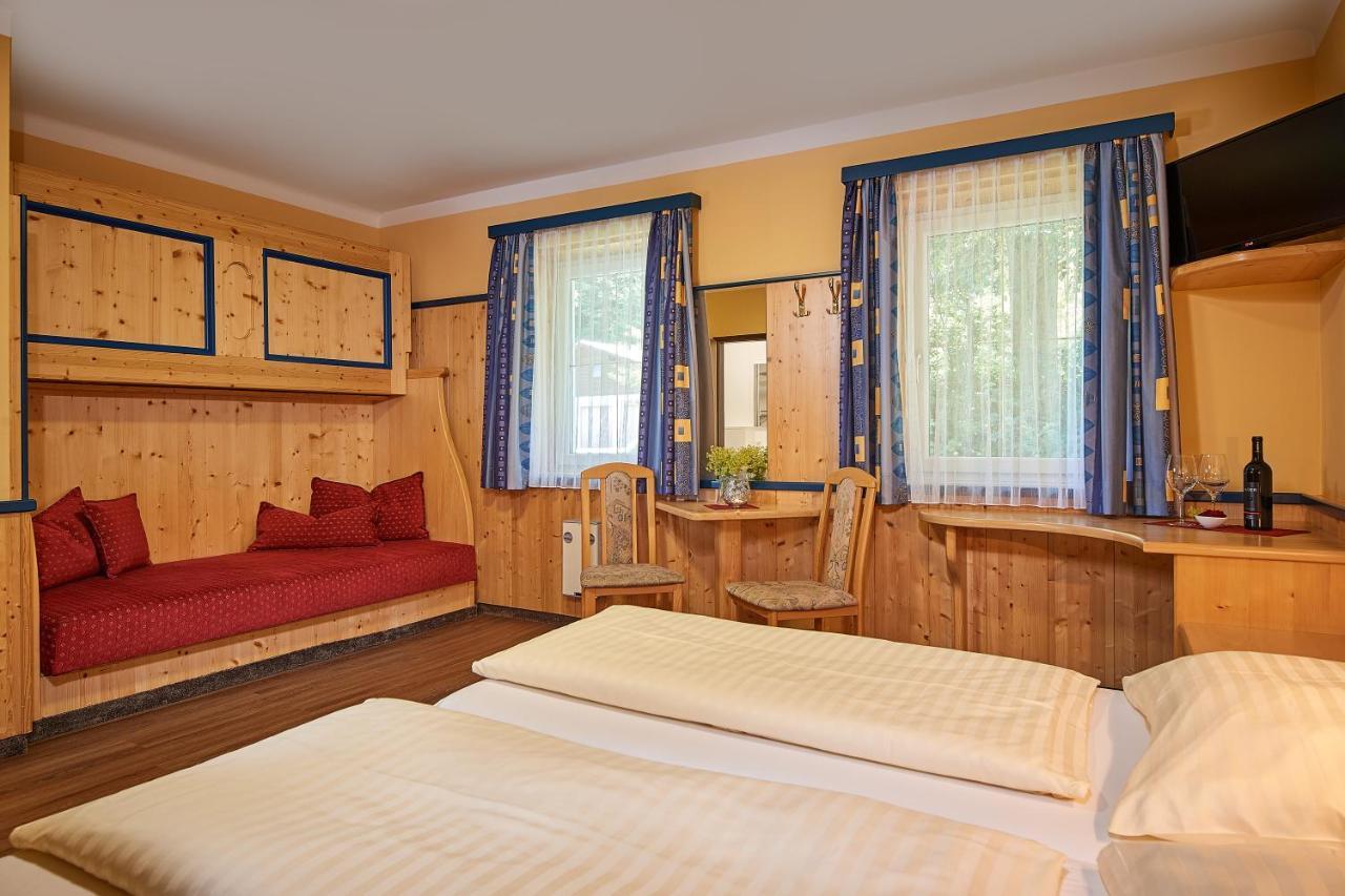 Hotel Hubertushof Flachau Esterno foto