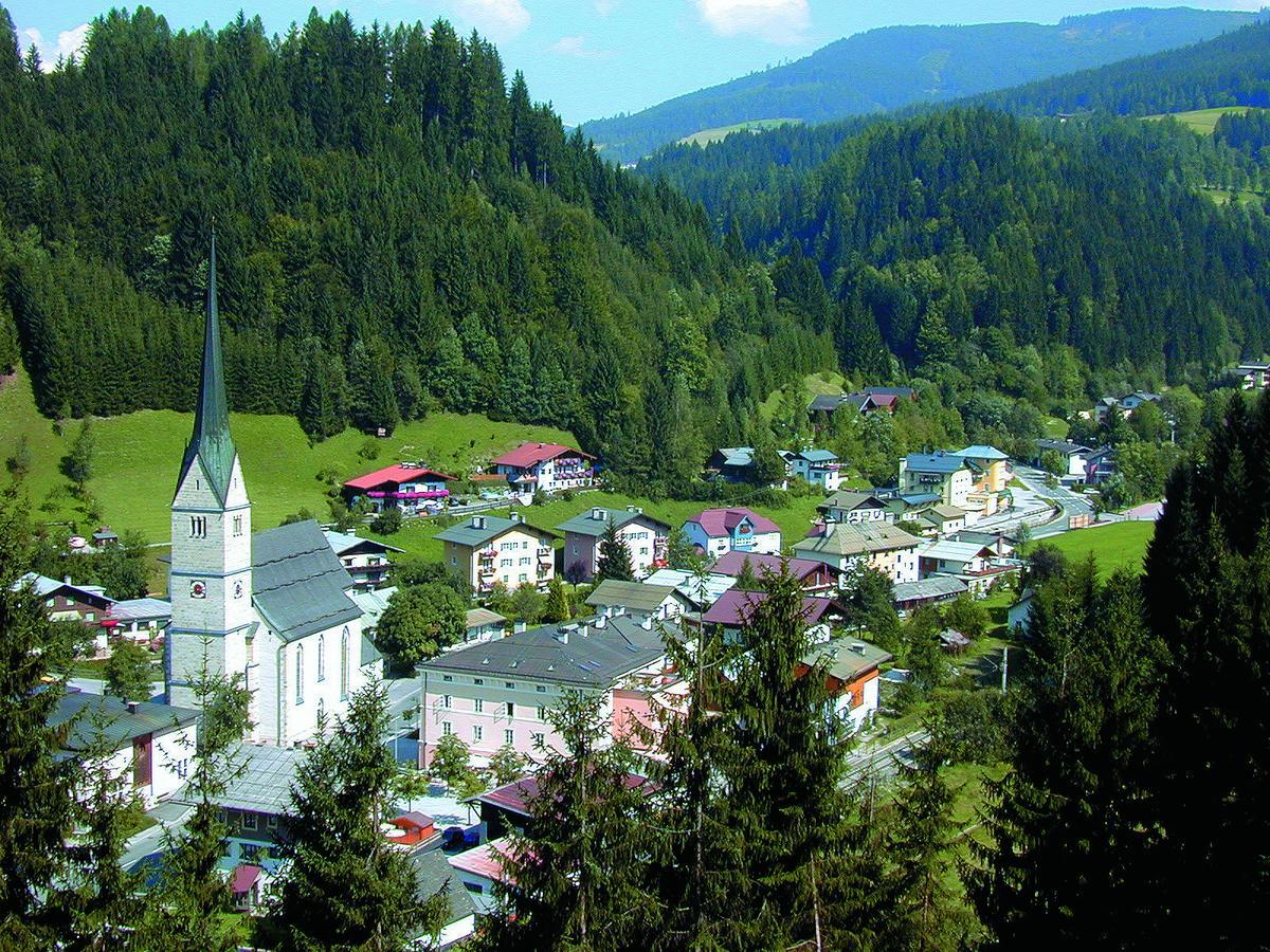 Hotel Hubertushof Flachau Esterno foto