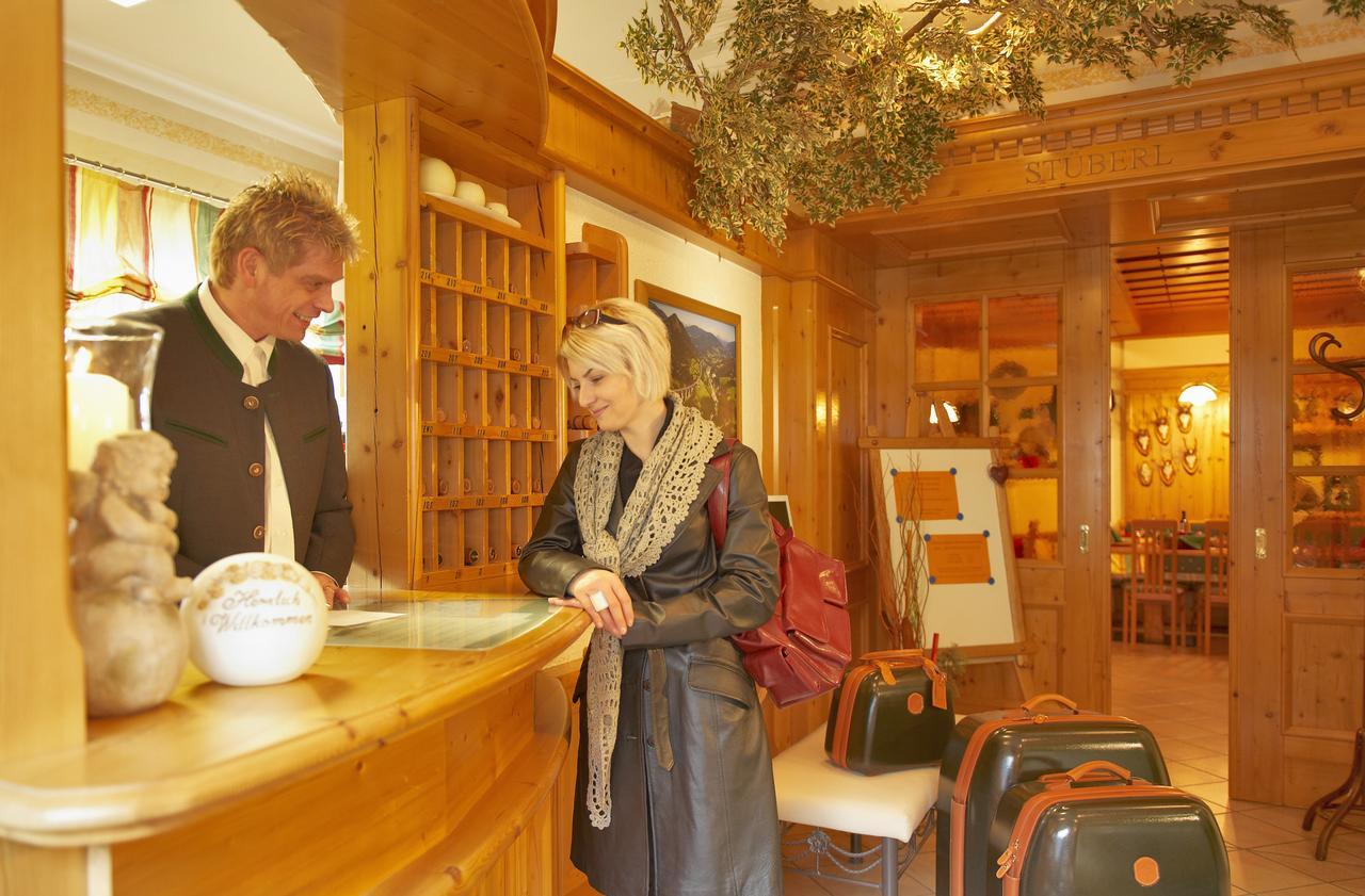 Hotel Hubertushof Flachau Esterno foto
