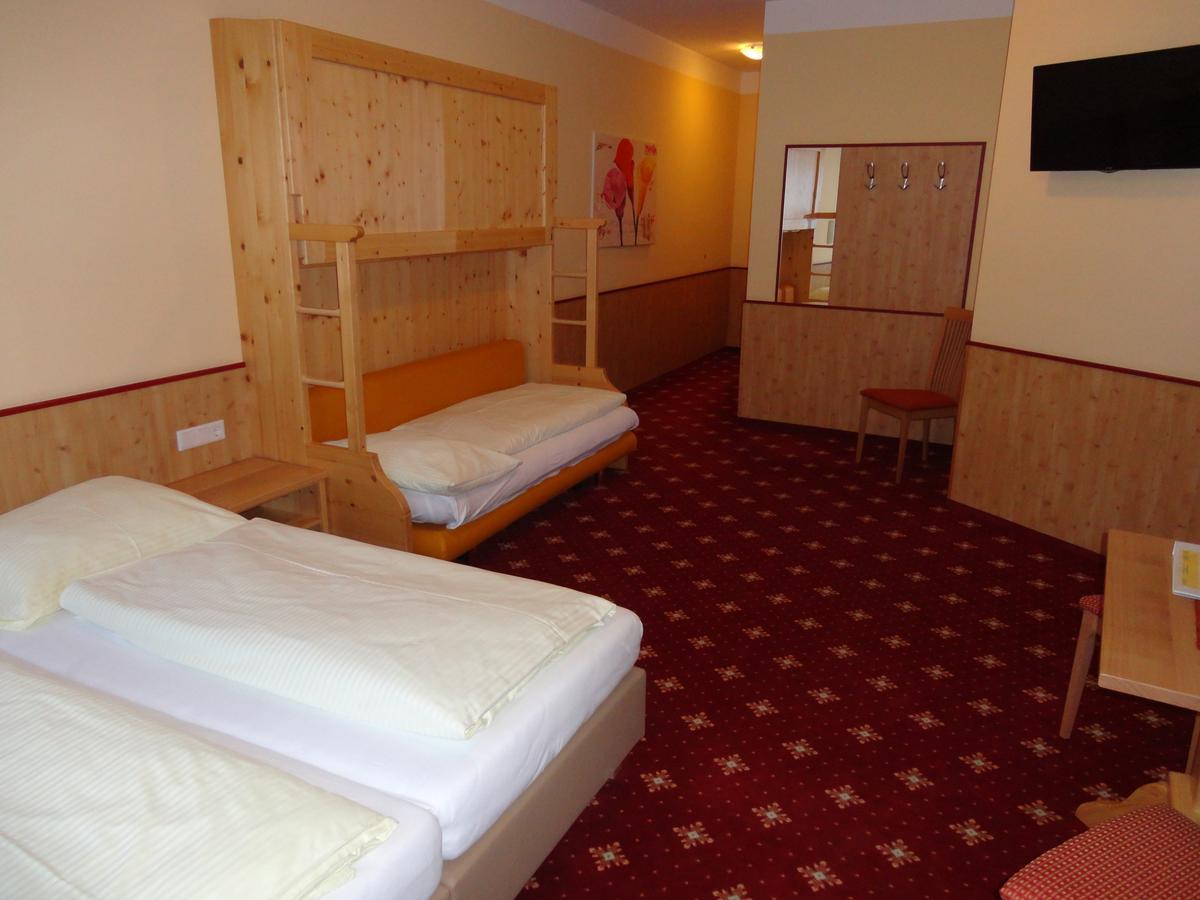 Hotel Hubertushof Flachau Esterno foto