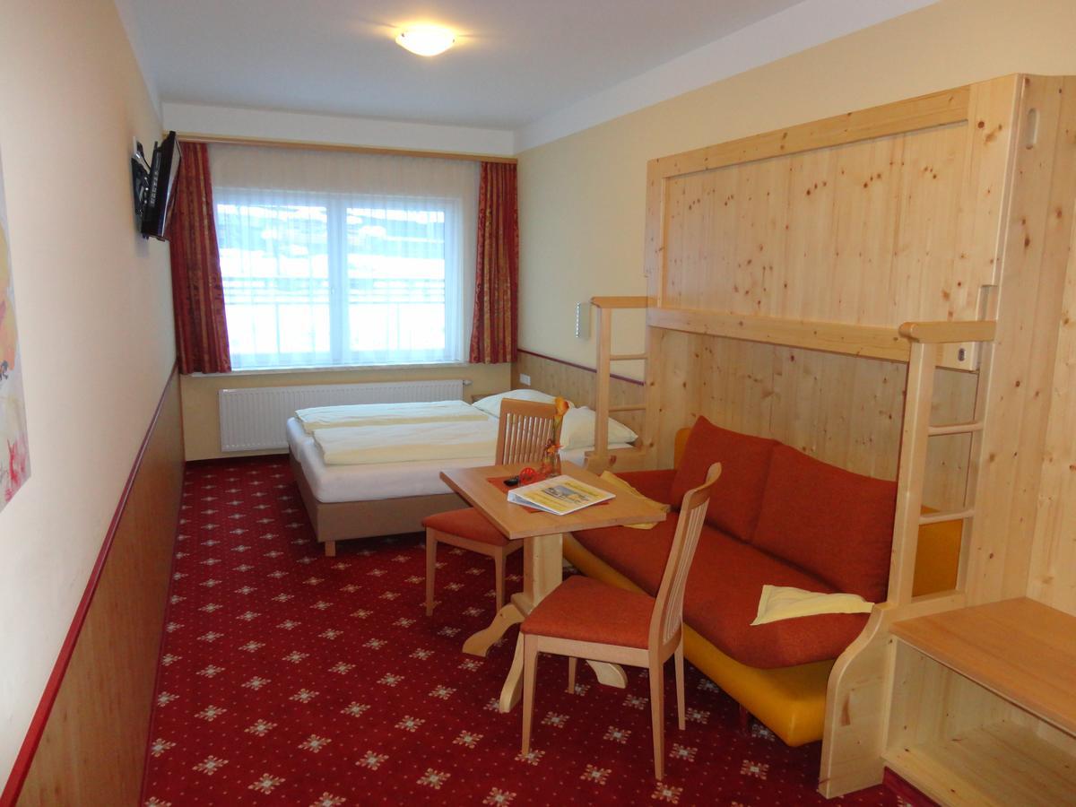 Hotel Hubertushof Flachau Esterno foto